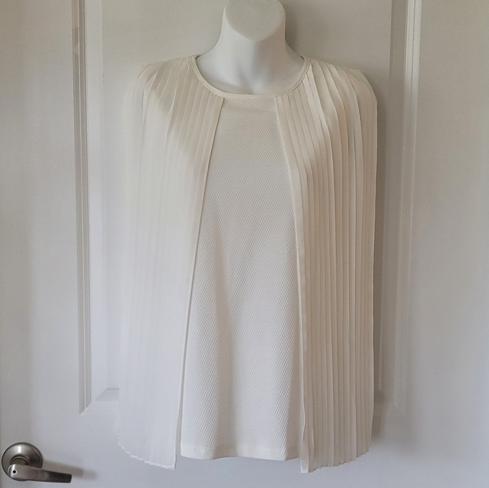 Garcia Creamy White Sleeveless Top Size Medium